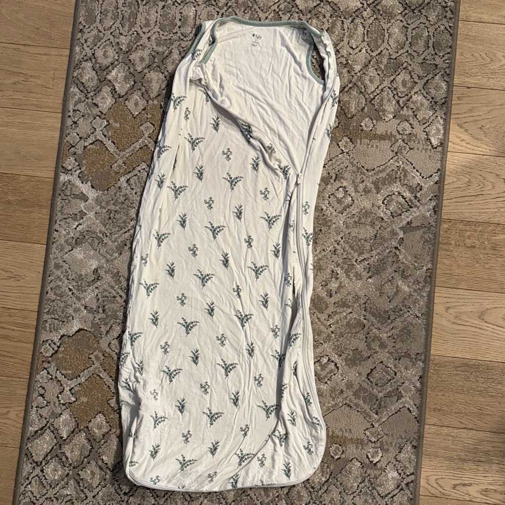 Kyte BABY Floral Print sleep sack 0.5 L in White and Green